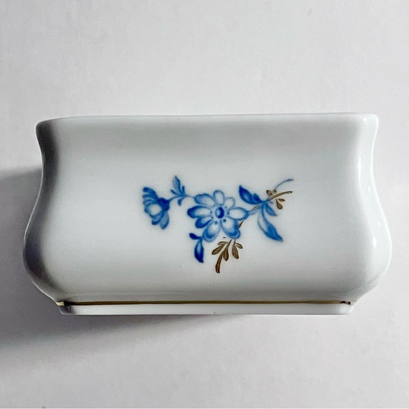 MEISSEN AQUATINTA Trinket Box / FLOWERS & INSECTS / Gold Trim / CROSSED SWORDS - Picture 4 of 10